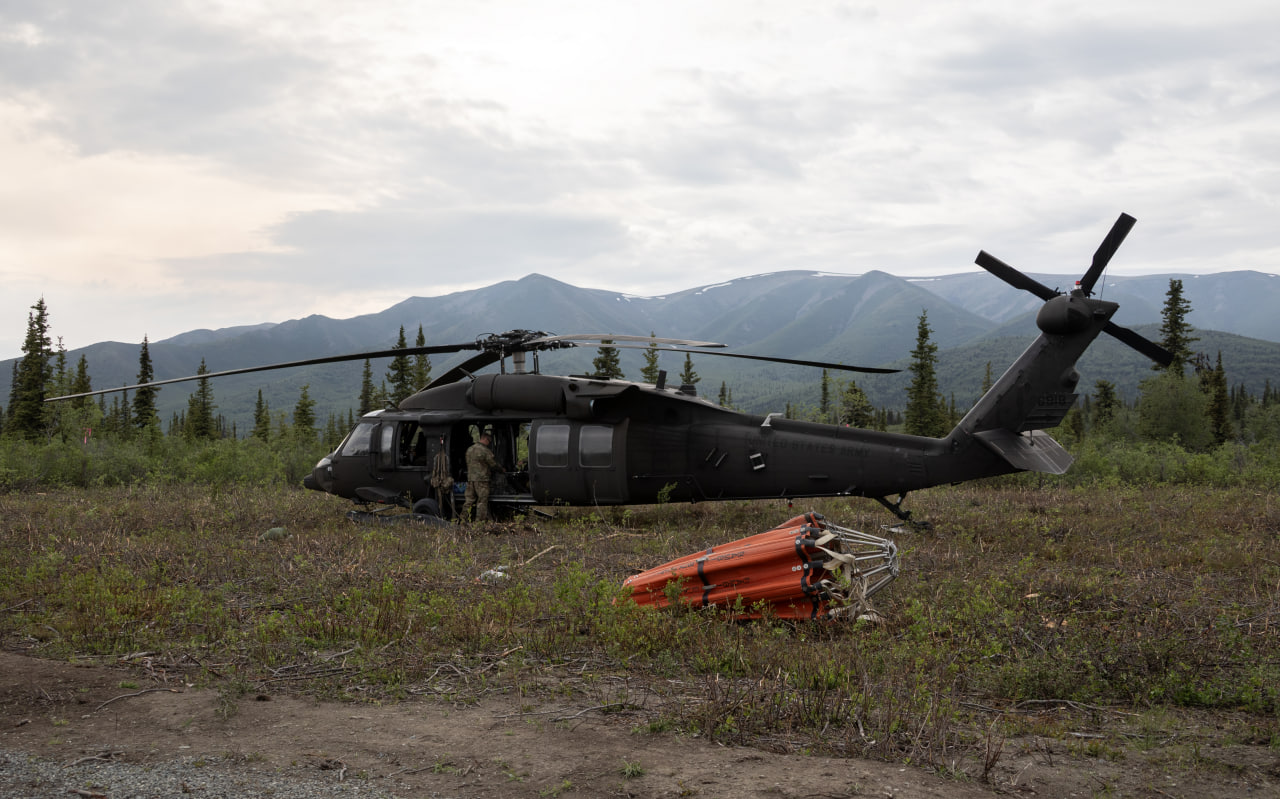 UH-60L Black Hawk with Bambi Bucket
