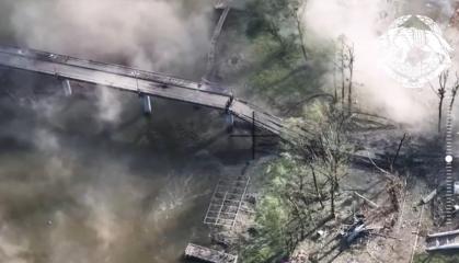 ​Ukrainian Special Forces Blew Up a Bridge in the Country’s East (Video)