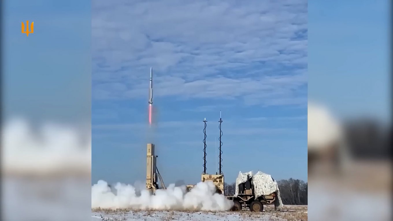 IRIS-T Perfectly Shoots Down russian Cruise Missiles in Ukraine, So Germans Increase Pace of Production of the SAM Systems, Missiles, IRIS-T air defense missile launch, Defense Express