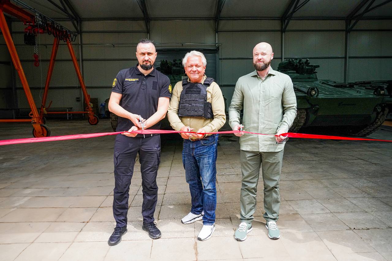 The Rheinmetall Ukrainian Defense Industry LLC maintenance and repair center opened in the west of Ukraine on June 10 Defense Express Rheinmetall and Ukroboronprom Opens Maintenance and Repair Center, the Marder IFVs Are Already Being Serviced