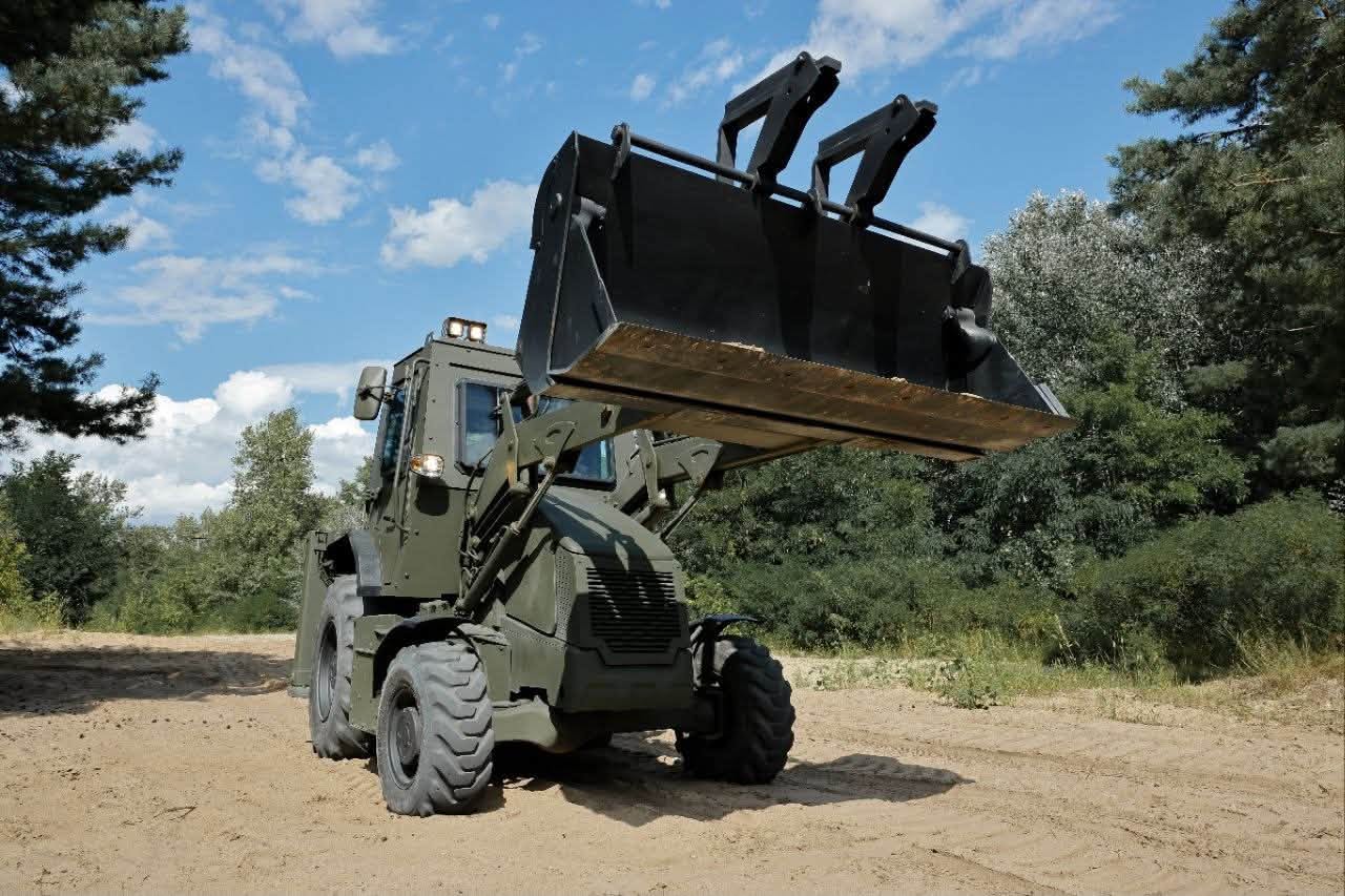 UKR ARMO TECH UAT-SPIDER Armored Backhoe