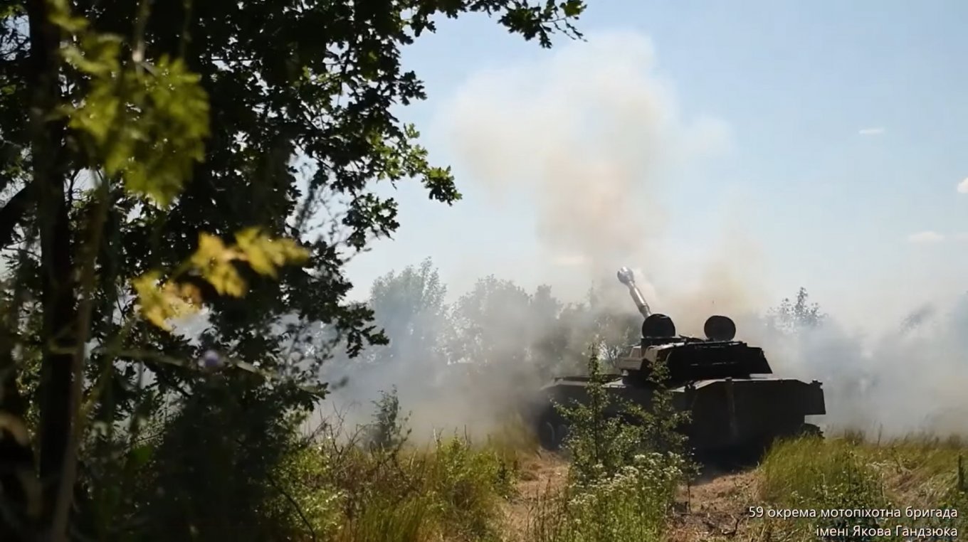 Ukraine’s artillerymen eliminate russias military equipment in south of Ukraine, Defense Express