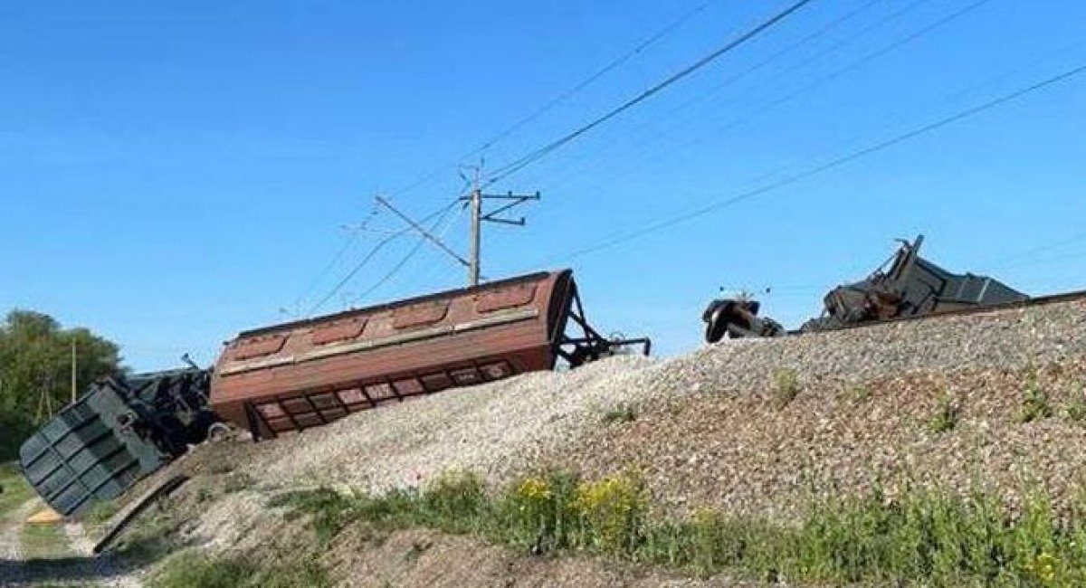 Derailed russian train near Simferopol, Crimea, May 18 Defense Express Ukraine’s Defense Intelligence: russia Imports Freshly Produced Missiles to Crimea, Railway Crash Hinders Process