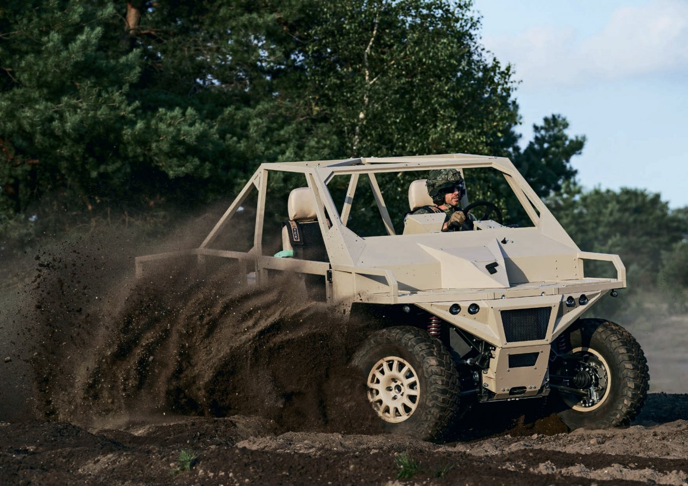 Ermine UGV in a human-piloted mode / Defense Express / Steering Wheel on a Drone? Features of Rheinmetall Ermine, a UGV Set to Debut in Ukraine