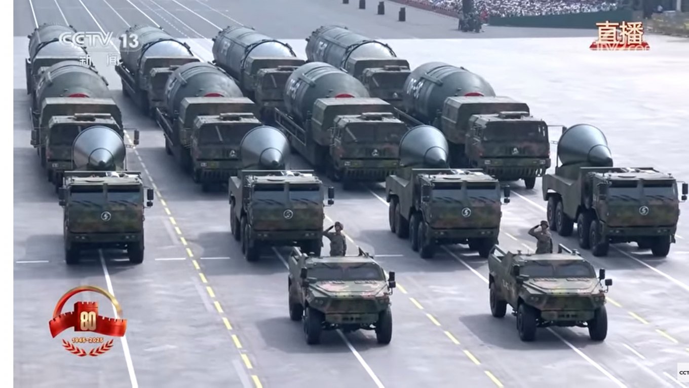 China first demonstrated the DF-5C intercontinental nuclear missile, Parade in Beijing