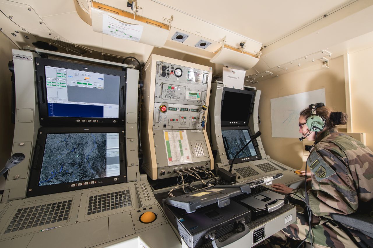 Illustrative photo: inside SAMP/T's engagement module / News Hub / WSJ: SAMP/T Struggles Against Ballistic Threats. It Makes Sense, But There's a Nuance