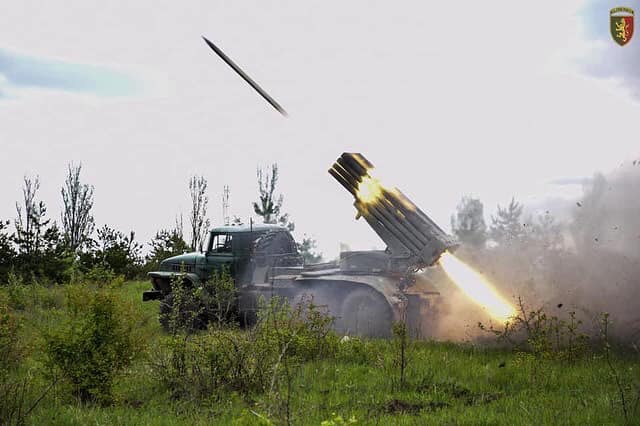 BM-21 Grad MLRS of the 24th Mechanized Brigade during the combat mission in Luhansk region, Defense Express