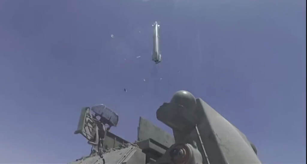 The Tor-M2K air defense system of the Algerian Armed Forces, June 2023 Defense Express Algerian Military Mysteriously Gains Access to Tor-M2K Air Defense Systems in Unusual Configuration
