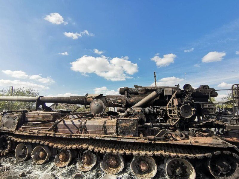 russian 203-mm self-propelled gun was destroyed in the Kherson region, Defense Express