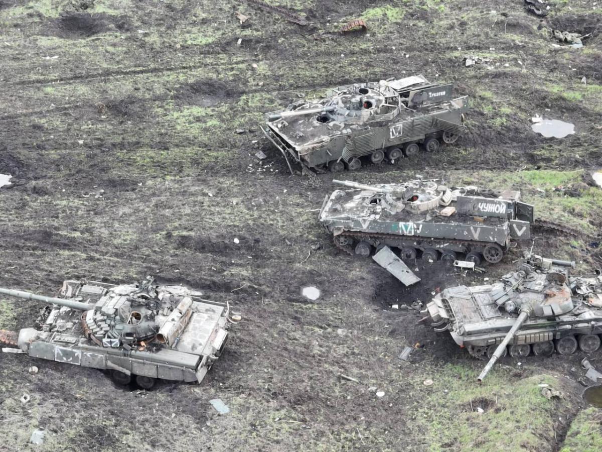 Defense Forces of Ukraine Eliminated More Than 28,000 russian Invaders in November, Destroyed russian armored vehicles on field near Avdiivka, Defense Express