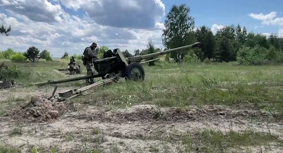 Ukrainian forces used the D-44 gun, June 2022