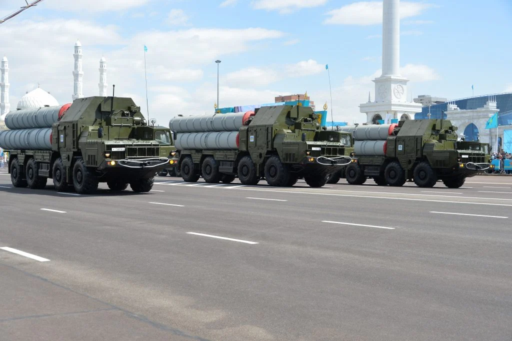 Kazakhstan's S-300PS surface-to-air missile system / Defense Express / Orlan-10 Found Near Kazakhstan's Oil Industry Giant, russia Denies Involvement