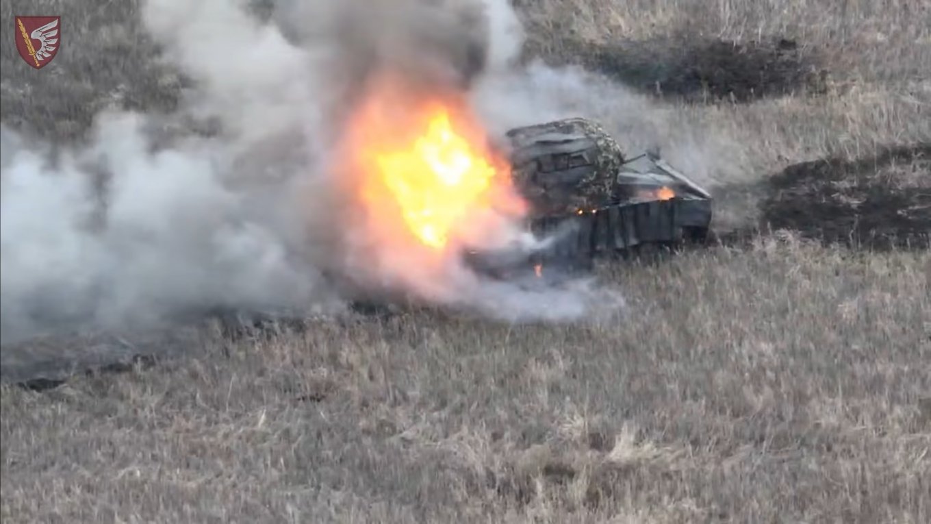 Ukraine’s Paratroopers Destroyed 9 russia’s Armored Combat Vehicles Just In One Battle, russians have no chance still alive while trying to fight against Ukraine's paratroopers, Defense Express