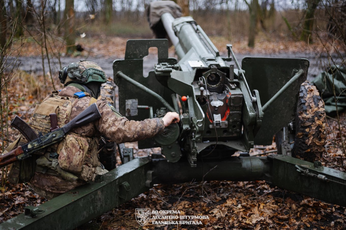 Soviet-made Nona-K Gun-Mortar Used by Ukrainian Artillerymen Demonstrates Phenomenal Accuracy, The 120 mm 2B16 NONA-K gun-howitzer-mortar towed system
