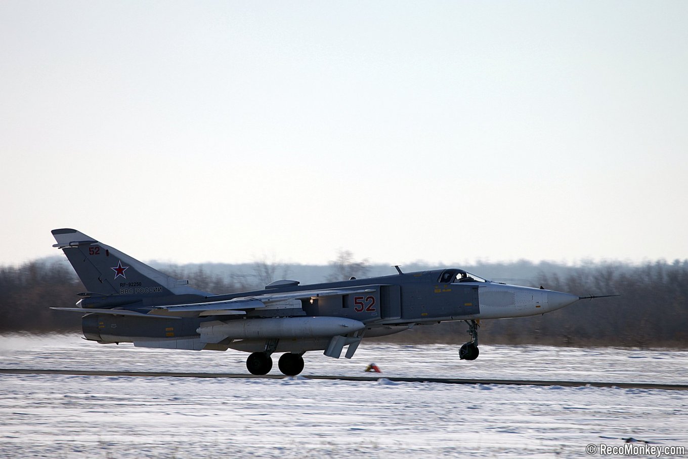 Russia Use Su-24MR Reconnaissance Aircraft In Border Areas to Spy on the Armed Forces of Ukraine, Defense Express, war in Ukraine, Russian-Ukrainian war