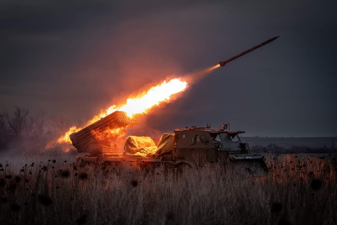 Illustrative photo Defense Express The UK Defense Intelligence: Despite Heavy Losses, russia Maintains Offensive Capabilities in Ukraine