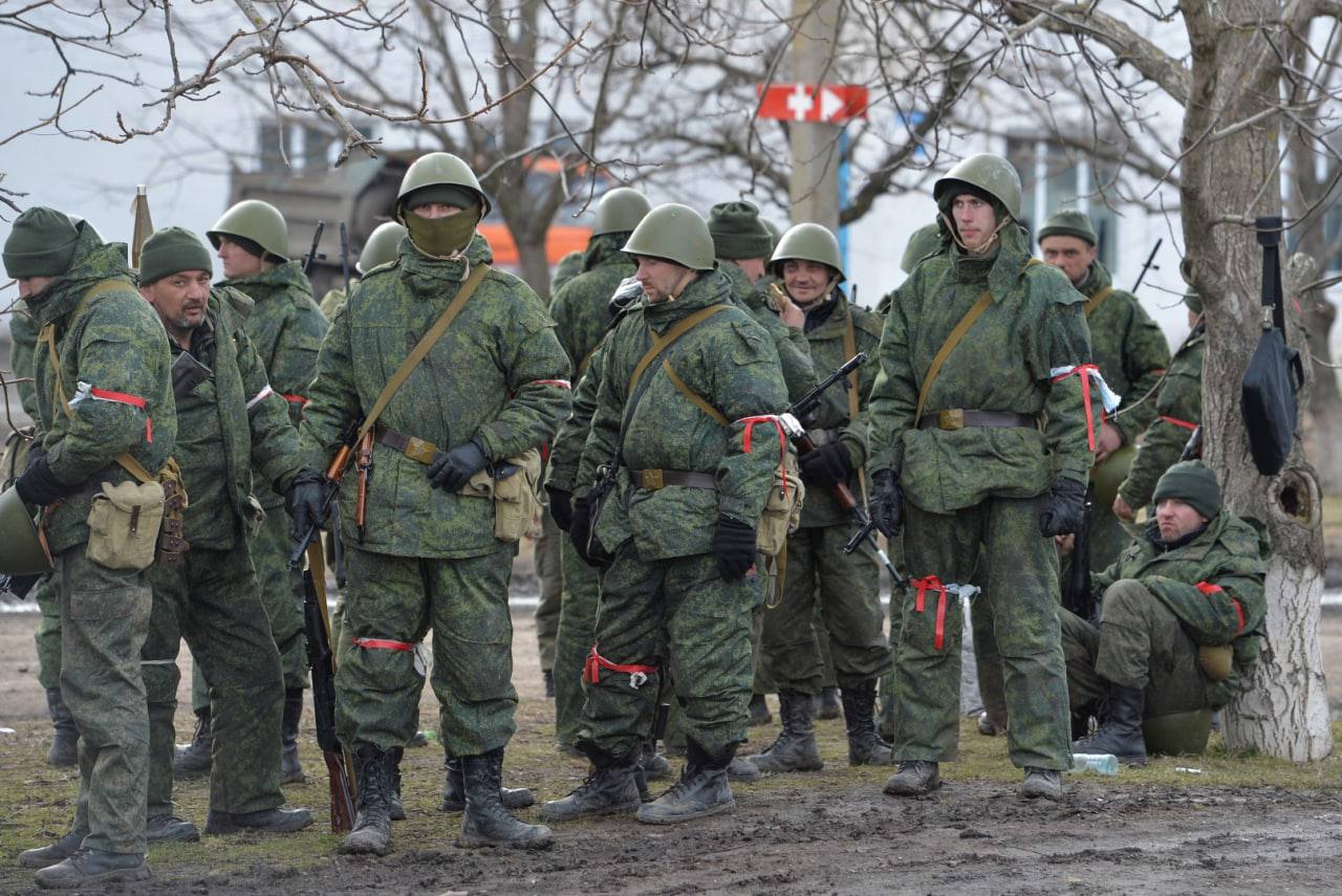 Illustrative photo: russian armed forces' troops / Defense Express / Ukrainian POWs Forced Into Service With russian Army