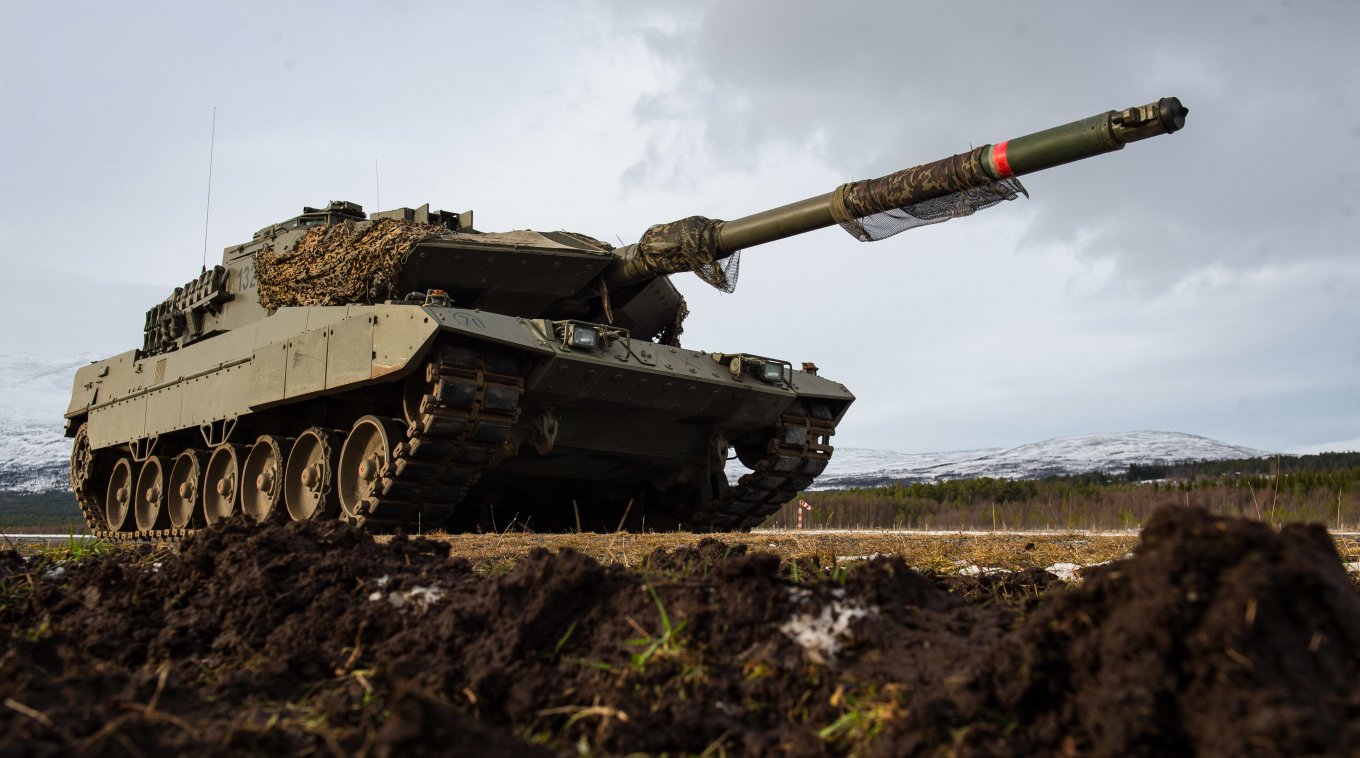 Spain Will Start Training The Ukrainian Military On Tanks, Air Defense And Artillery Systems, Leopard 2E tank, Defense Express