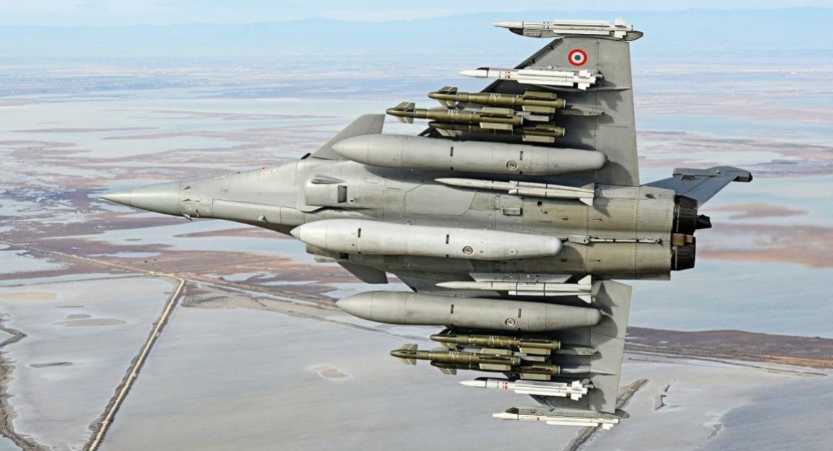 France Will Deliver up to 50 Aerial Bombs to Ukraine Every Month, AASM Hammer bombs on the hardpoints of a Dassault Rafale fighter, Defense Express