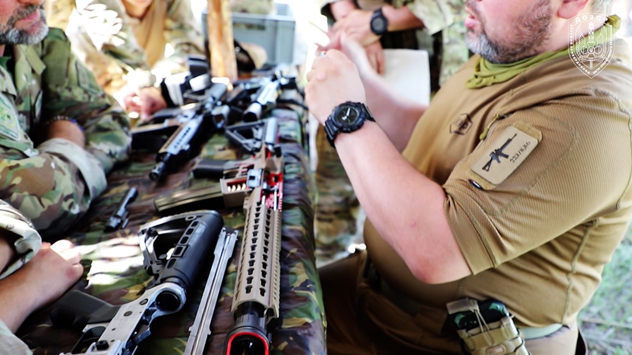 Operators of the 10th Separate Rapid Response Unit Dozor of the State Border Guard Service training with UAR-15 rifles