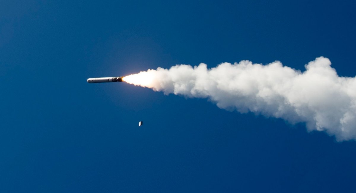 Japan Conducts Test Launch of Tomahawk Missile with 1,600-km Range for the First Time, Defense Express