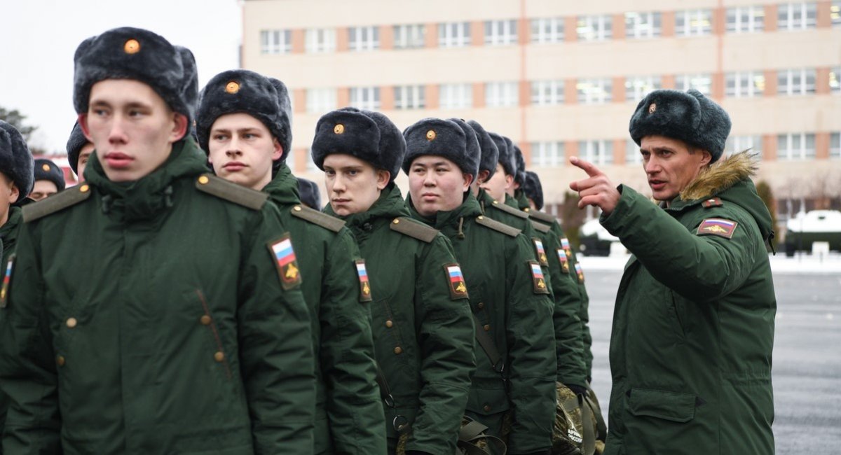 Illustrative photo Defense Express The UK Defense Intelligence Analyzes How russia’s Education System Is Being Weaponized to Produce Obedient, Nationalistic Youth Ready for War