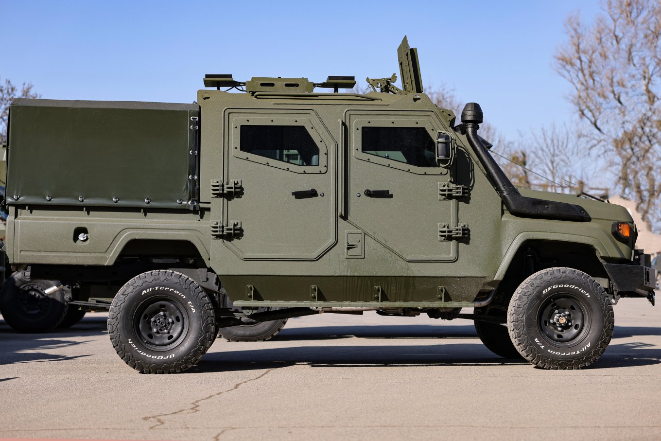 Ukrainian Forces Receive UAT-TISA Vehicles from UkrArmoTech, Defense Express
