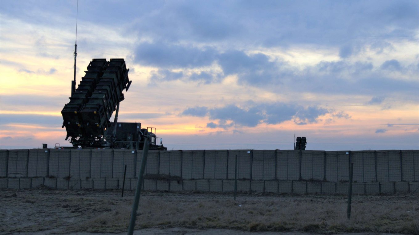 German Patriot air defense systems on duty near Rzeszów, Poland / Defense Express / Germany to Keep Patriot in Poland Only Until Year's End End of 2025 as Successor is Sought