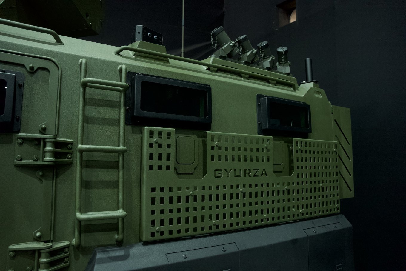 Defense Express / GYURZA-02: New Combat Vehicle From UKR ARMO TECH Premieres at IDEX 2025