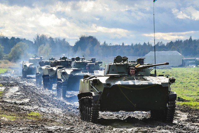 Việc cung cấp xe BMD-2 được hiện đại hóa một phần cho Lực lượng Dù đã được công bố ở Nga, Một cột xe BMD-2 của quân đội Nga, Defense Express