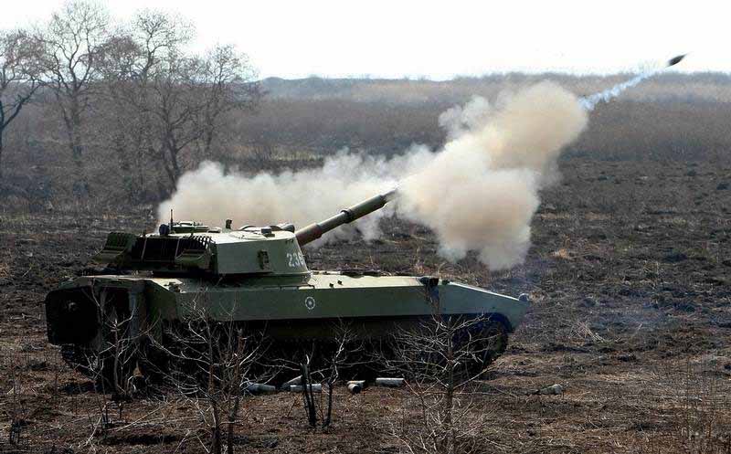 The Defense Forces of Ukraine Destroy russian 2S1 Gvozdika Howitzer, BMD-4 IFV, Defense Express
