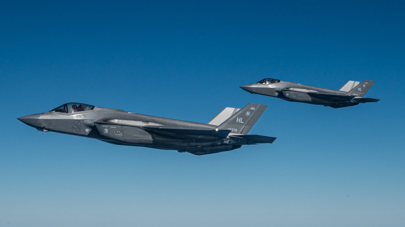 What Significant Problem Helped Lockheed Martin Deliver a Record Number of F-35s in 2025, Defense Express