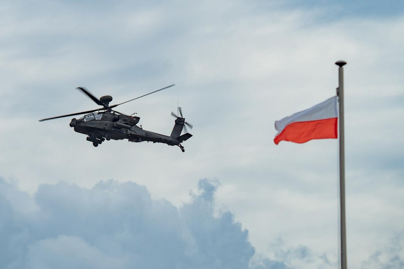 Poland’s Path In Switching Mi-24 to Apache Helicopter, Can Ukraine Repeat It, Defense Express, war in Ukraine, Russian-Ukrainian war