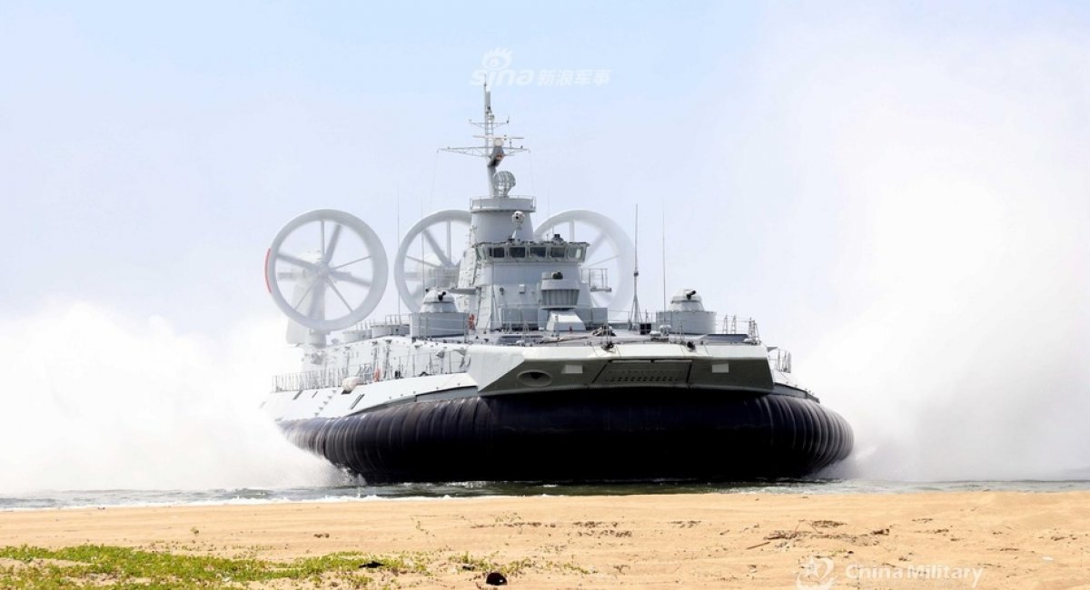 The third LCM Bizon (hull number 3327) and the first domestically built vessel during trials in China