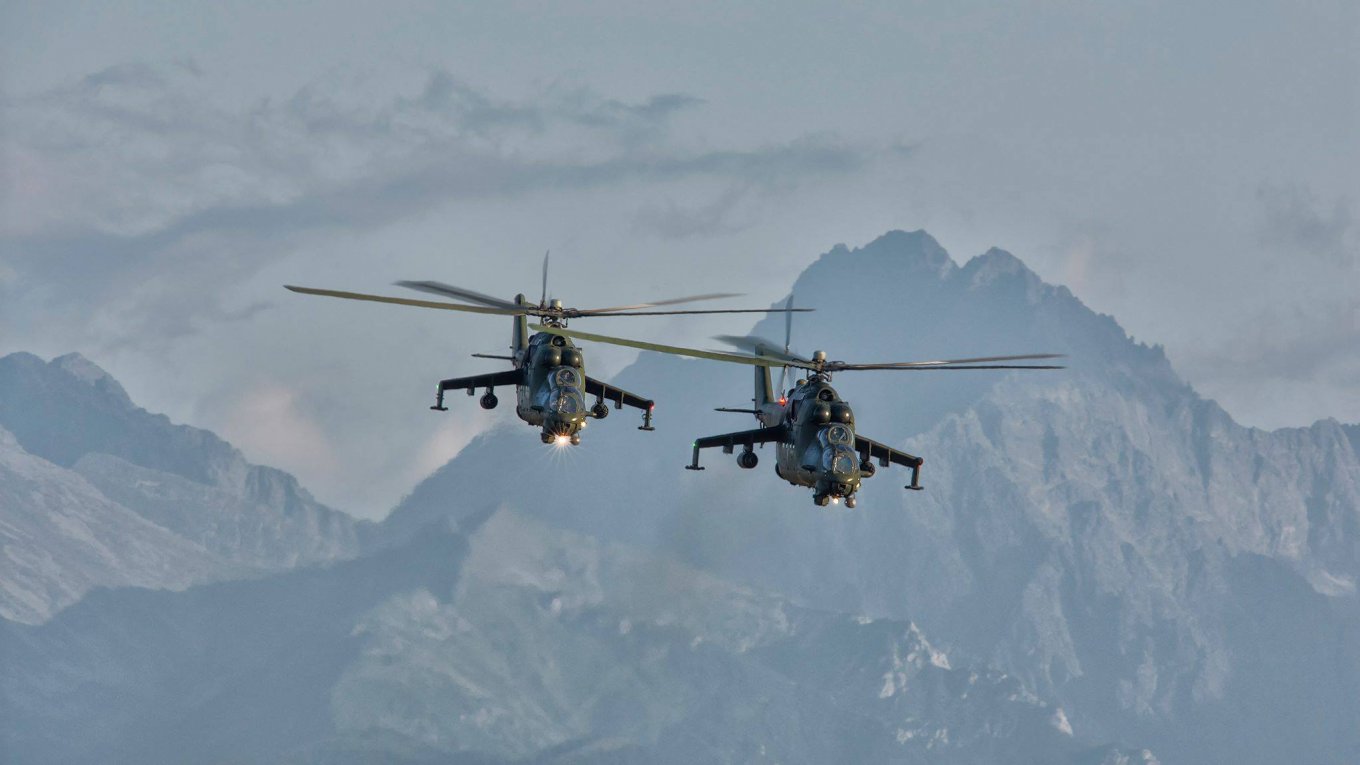 Poland’s Path In Switching Mi-24 to Apache Helicopter, Can Ukraine Repeat It, Defense Express, war in Ukraine, Russian-Ukrainian war
