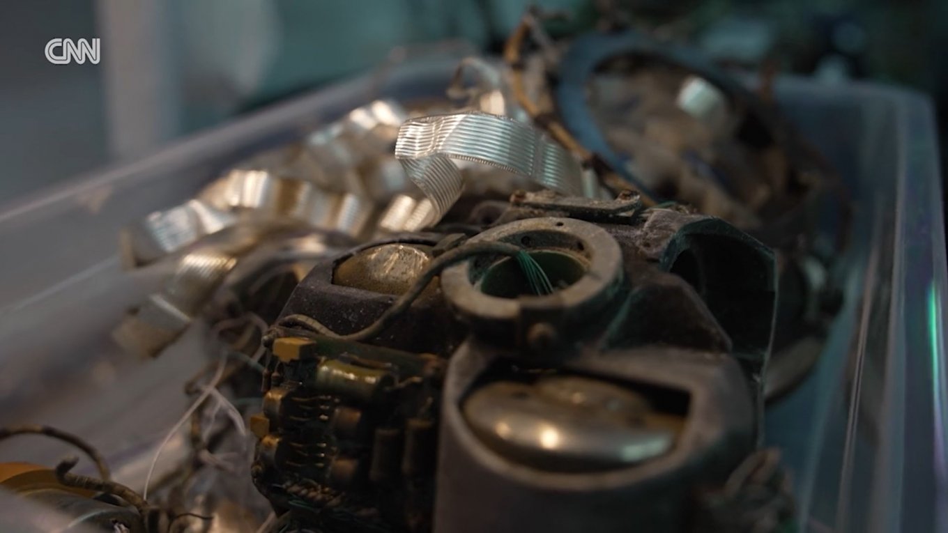 Vacuum Tubes in russia's Oreshnik Reveal a Technological Failure, Not Nuclear EMP Resilience