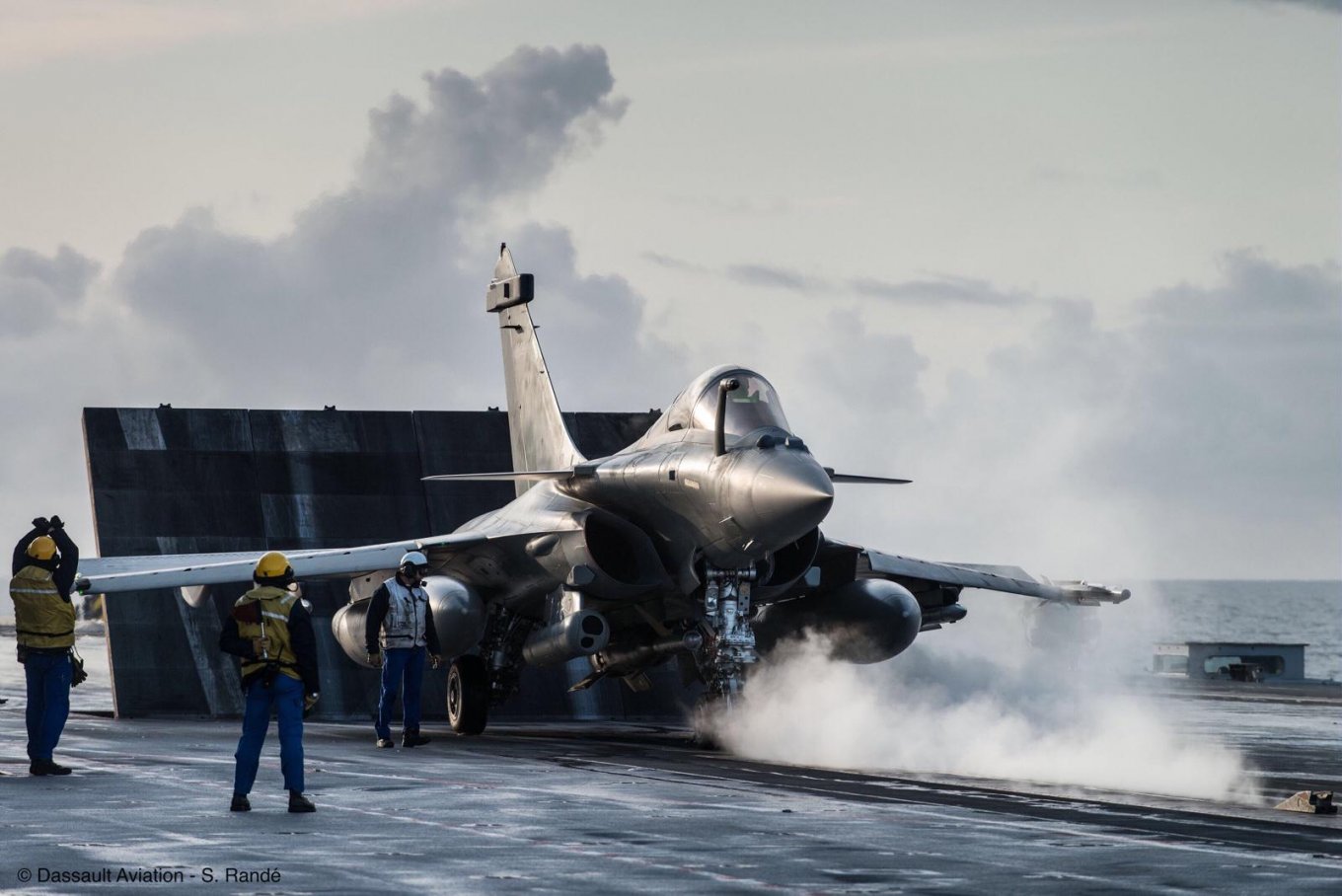 Rafale M / Defense Express / Three Nails Into FCAS Fighter Program: Paris Calls For Frank Talk With Partners