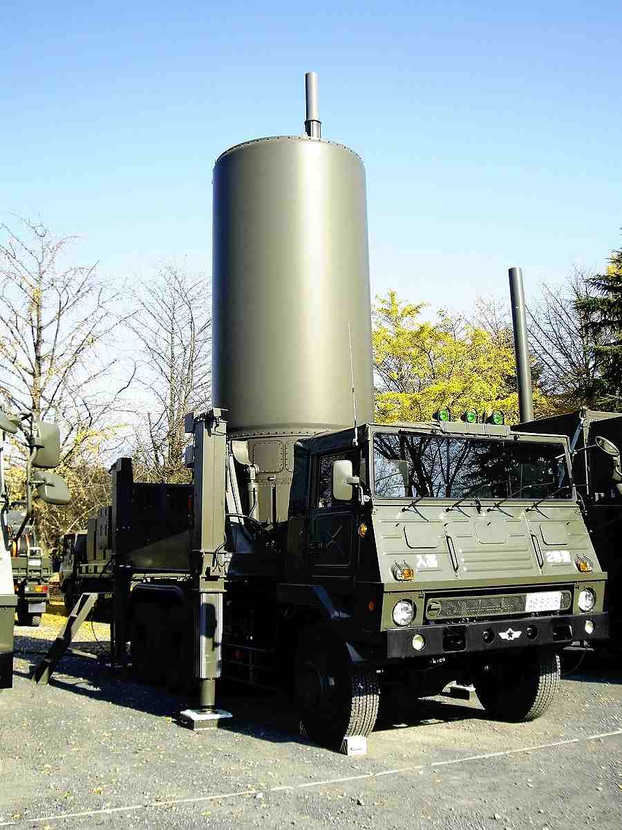 Japan Showcases Unusual Cylindrical NEC-LR-02T AESA Radar: Key Advantages and Its Appeal to Middle East