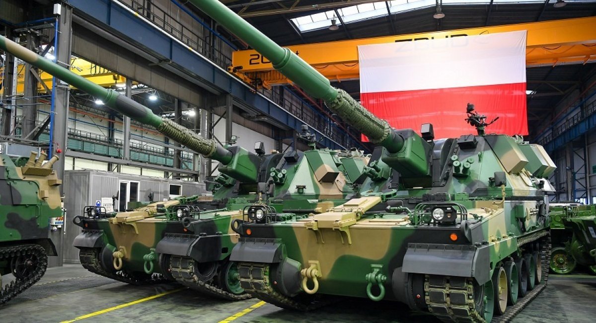 The Krab self-propelled howitzer Defense Express Defense Express' Weekly Review: EU Drone Projects, Chinese Naval Lasers, and Ukrainian BRAWLR Autonomy