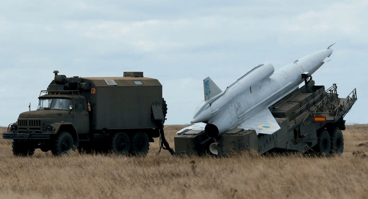 Tu-141 Strizh / Defense Express / Two Possible Drawbacks of Ukraine's FP-5 Flamingo Cruise Missile