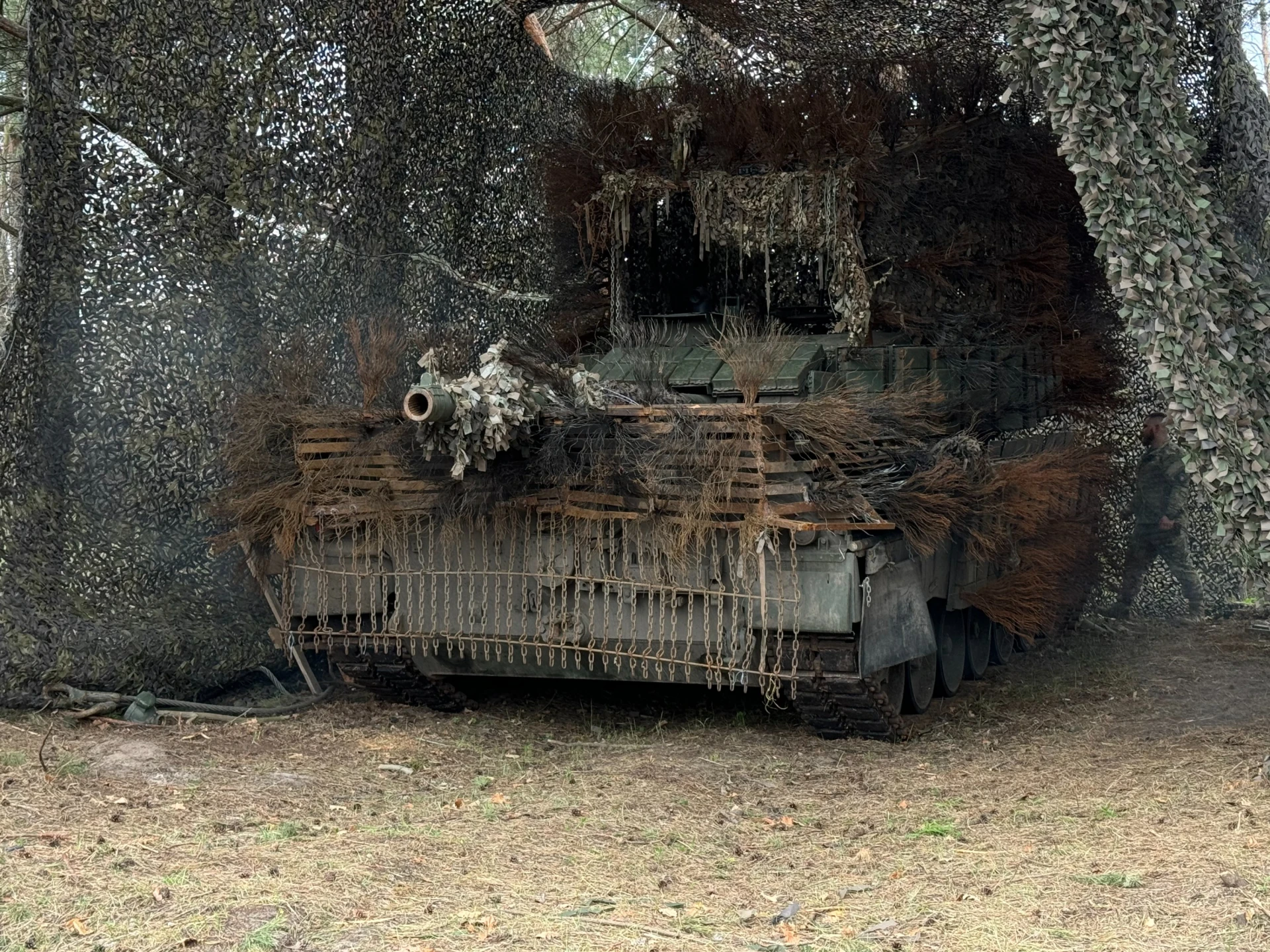 Ukraine Uses Leopard 1A5 as Makeshift Artillery with 12 km Range, Could Reach 18 km with New Turret, Defense Express