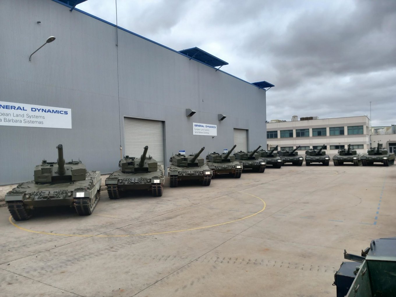 Why Western Weapons Arrive in Ukraine So Slowly: Spain's Experience with Leopard 2A4 Tanks, Defense Express