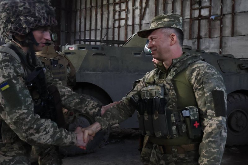 The Commander of Ukraine’s Ground Forces visited the hottest spots of the front in the Bakhmut secto, Defense Express