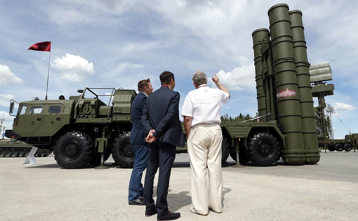 S-400 Triumf at a russian military forum