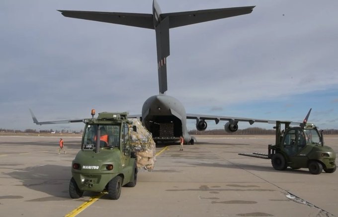 Lithuania, US Deliver Military Aid to Ukraine Including Stinger Missiles and Humvees, Defense Express