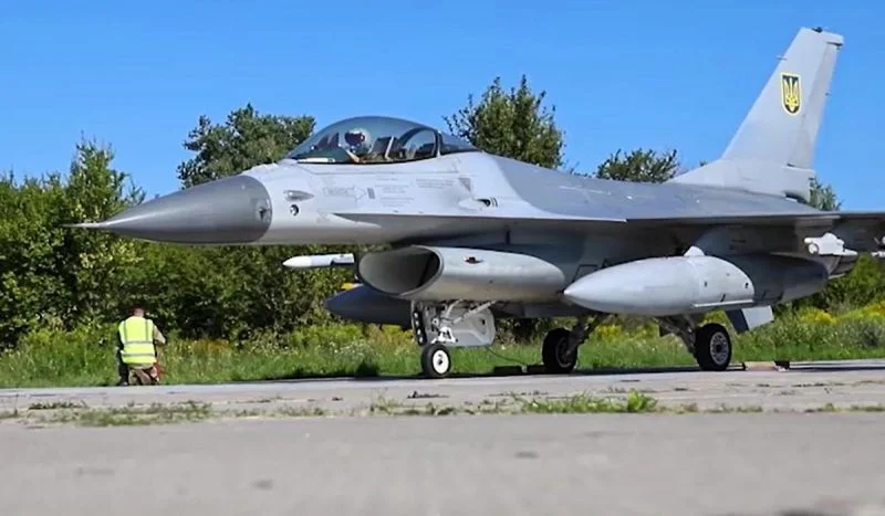 Ukrainian Air Force Allegedly Shot Down russian Su-34 Using F-16 – ISW, Defense Express