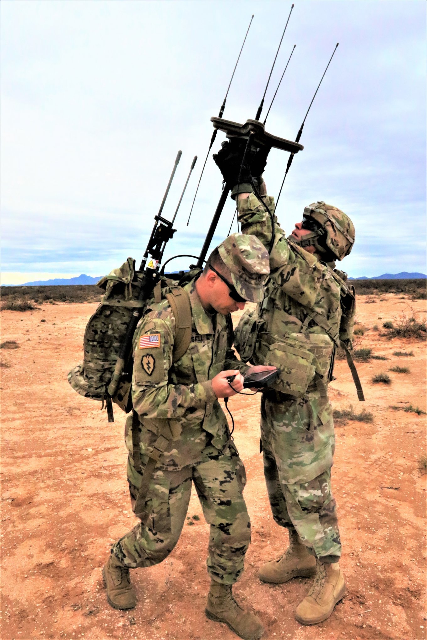 Wearable electronic warfare system Defense Express The U.S. Army Is Urgently Investing in Electronic Warfare Systems, the Deadline Is Six Months