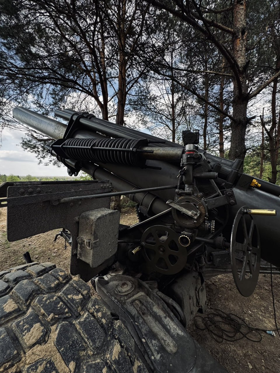 M114A1 towed artillery system in service with the Ukrainian Armed Forces / Defense Express / Where Ukraine Got WW2-Era M114 Howitzers and How They Could Be Modernized