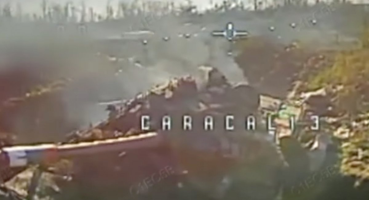 The T-62 tank Defense Express Ukraine's Defense Intelligence Showcases Combined Drone, Machine Guns, and Robotic Operations on the Front Lines (Video)