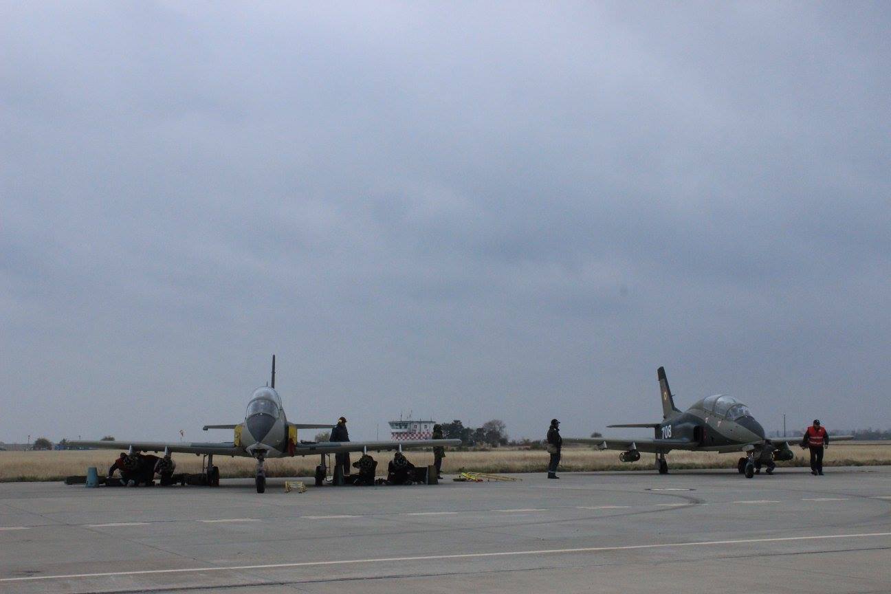 Romanian IAR-99 jets / Defense Express / Romania's Dilemma: Too Many F-16s For Peacetime and Too Few For War